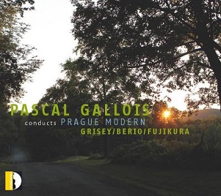 Pascal Gallois dirige l'ensemble Prague Modern dans Berio et Grisey