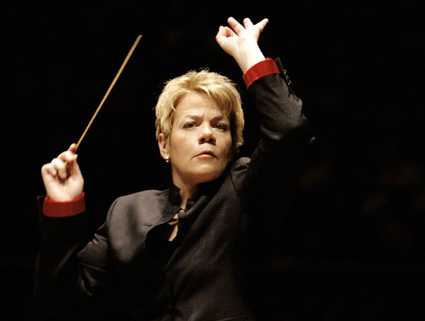 Marin Alsop dirige l'Orquestra Sinfônica do Estado de São Paulo à Paris 