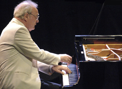 le pianiste Alfred Brendel, phorographié par Marc Shapiro au Festival de Verdier