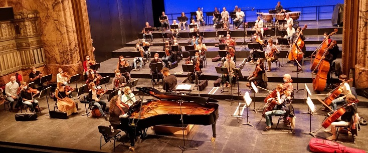 À Marseille, la pianiste russe Plamena Mangova joue le Concerto de Grieg