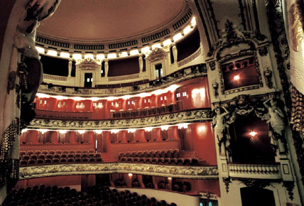 intérieur du théâtre constuit par Joseph Hornecker à Nancy en 1919