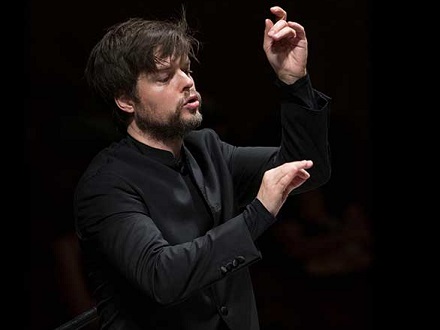 Juraj Valčuha dirige l'Orchestre national de France à Paris