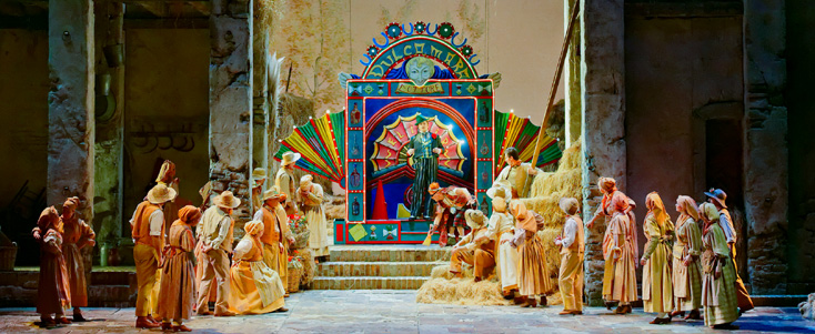 l'Opéra buffa de Donizetti à Nice, dans le décor de de Mauro Carosi