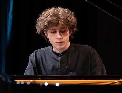 Le jeune Croate Jan Niković joue Granados, Rameau, Schuman et Scriabine